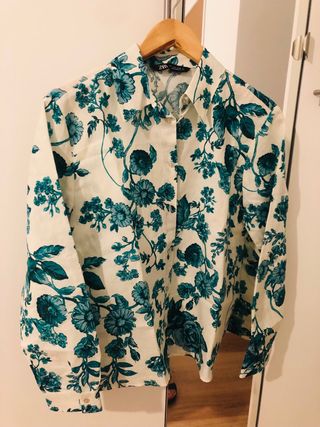 Camisa Zara flores verde agua