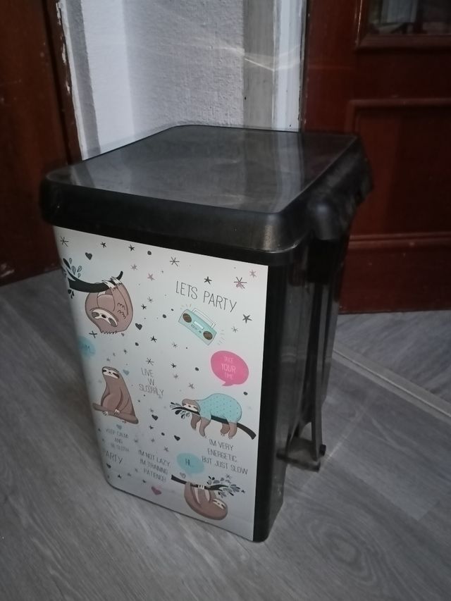 Cubo basura perezoso - Decorativo