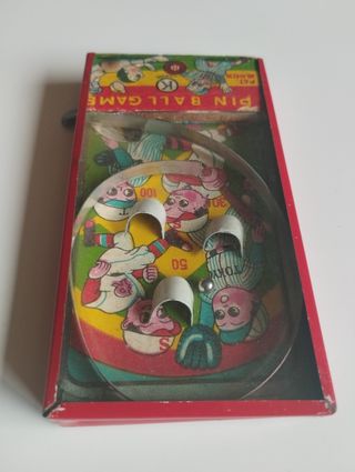 Mini gioco di flipper antico in latta