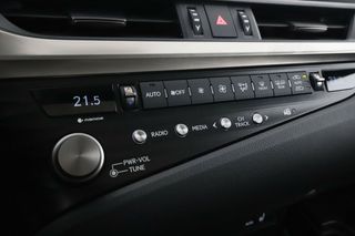 Lexus ES 300h Business