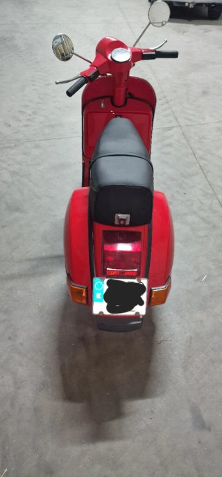 Vespa PX 200 roja restaurada año 1991 Pistón nuevo