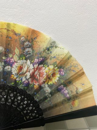 Abanico pintado con flores