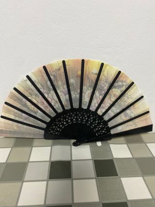 Abanico pintado con flores