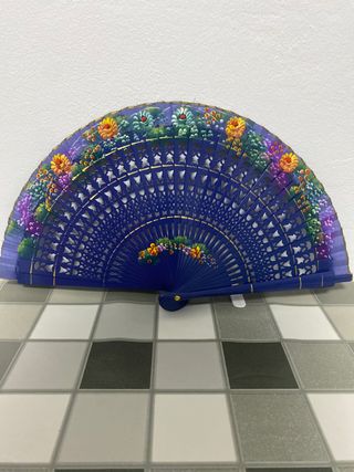 Abanico pintado a mano