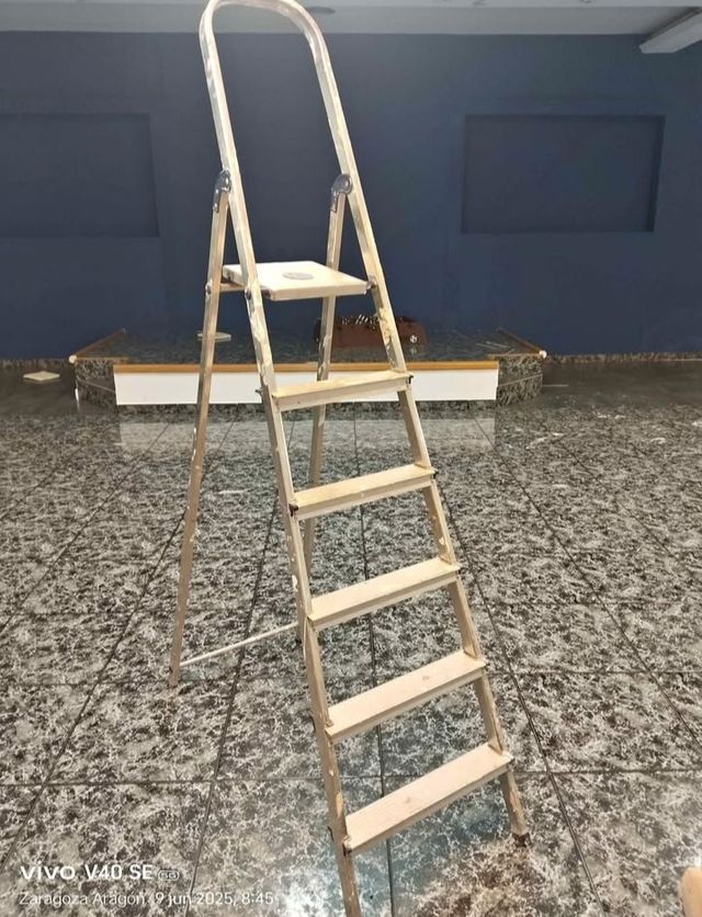 Escalera aluminio 6 peldaños