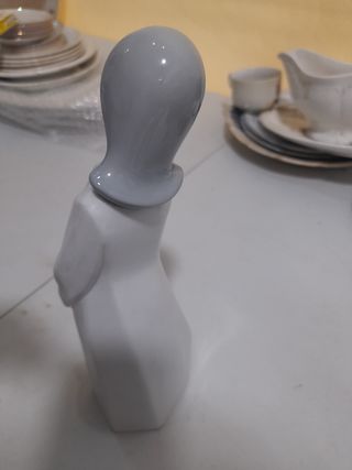 Figura porcelana niña - Rex, similar Lladró