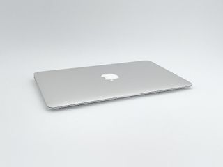 MacBook Air 11" Intel Core i5 1.3GHz 2 núcleos - SSD 256Gb - RAM 4Gb