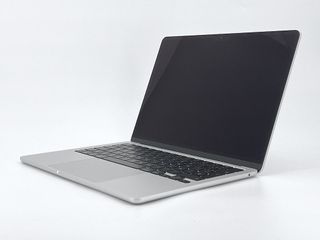 MacBook Air 13" (2022) M2 8 CPU/8 GPU núcleos - Disco 256Gb SSD - RAM 8Gb - Plata