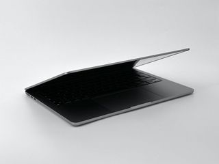 MacBook Air 13" (2022) Apple M2 8 CPU/8 GPU núcleos - SSD 256Gb - RAM 8Gb - Gris Espacial