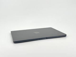 MacBook Air 13" M3 (2024) 8 CPU/8 GPU núcleos - SSD 256GB - 8GB RAM - Medianoche