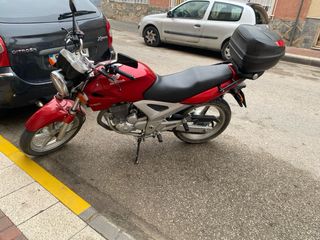 Honda CBR 250cc roja