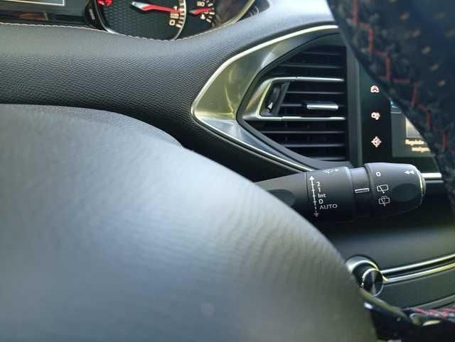 Peugeot 308 GT 205 151 kW (205 CV)