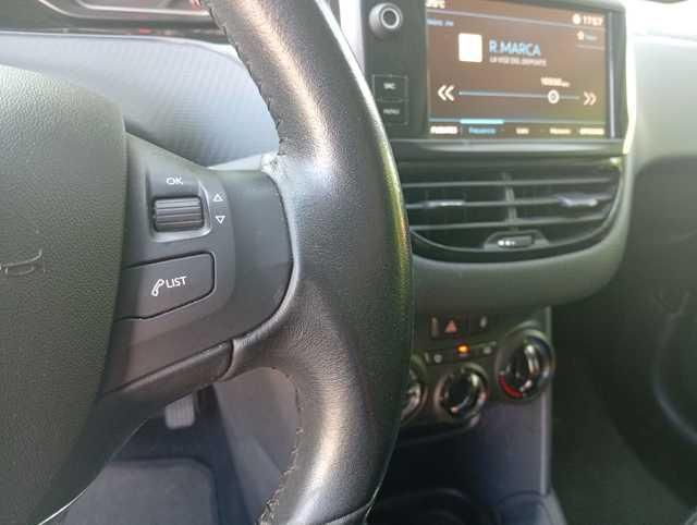 Peugeot 208 PureTech 82 Style 60 kW (82 CV)