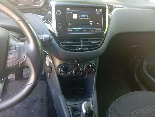 Peugeot 208 PureTech 82 Style 60 kW (82 CV)