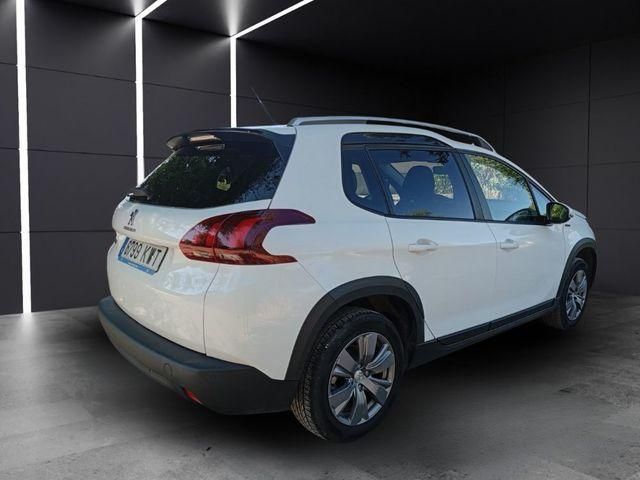 Peugeot 2008 PureTech Signature 60 kW (82 CV)
