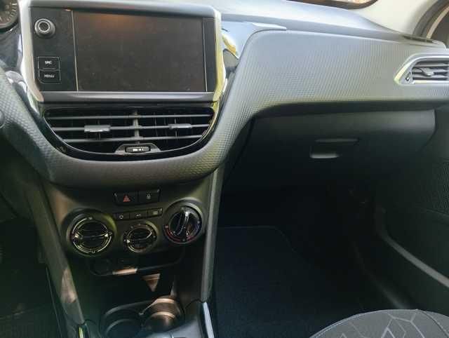 Peugeot 2008 PureTech Signature 60 kW (82 CV)