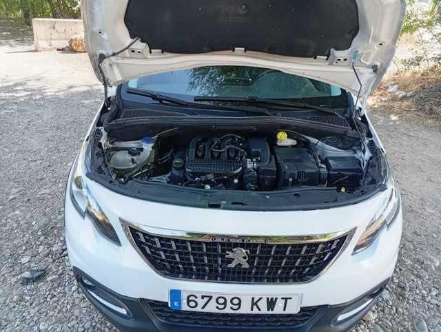 Peugeot 2008 PureTech Signature 60 kW (82 CV)