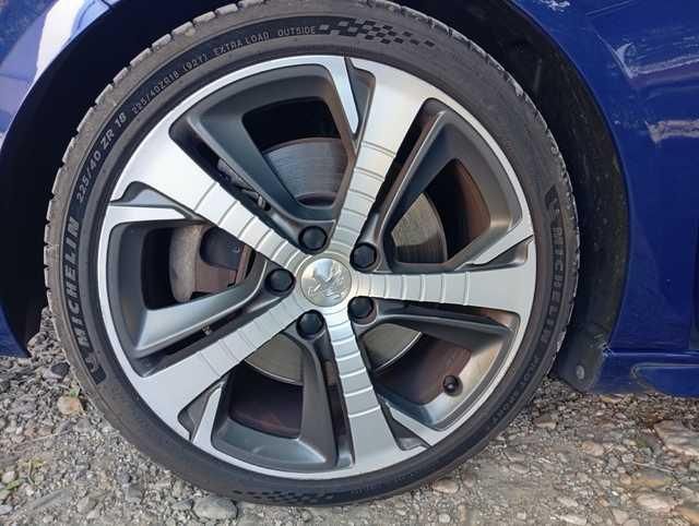 Peugeot 308 GT 205 151 kW (205 CV)