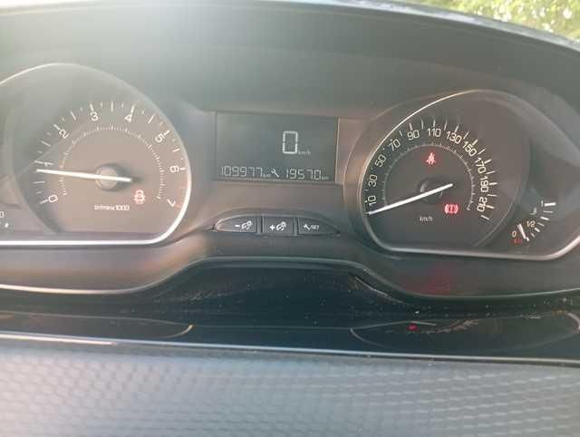 Peugeot 208 PureTech 82 Style 60 kW (82 CV)