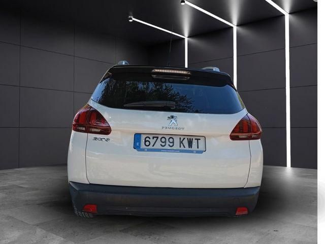 Peugeot 2008 PureTech Signature 60 kW (82 CV)