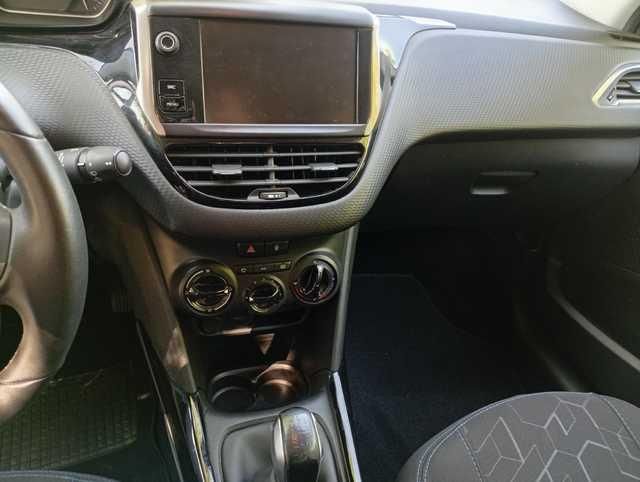 Peugeot 2008 PureTech Signature 60 kW (82 CV)