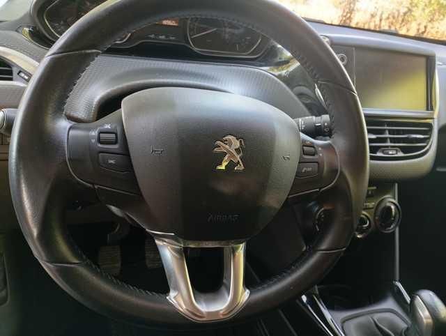 Peugeot 2008 PureTech Signature 60 kW (82 CV)