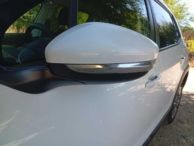 Peugeot 2008 PureTech Signature 60 kW (82 CV)