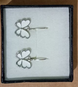 Pendientes mariposa plateado-blanco