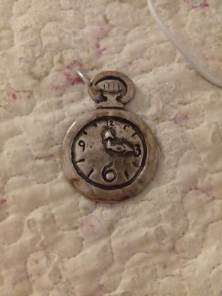 Abalorio reloj metal plateado
