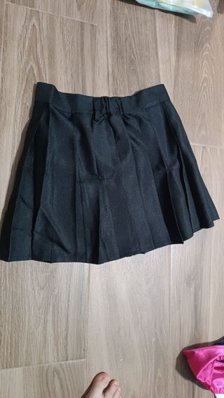 Falda negra cosplay