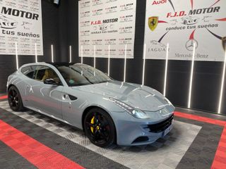 FERRARI FF -