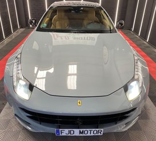 FERRARI FF -
