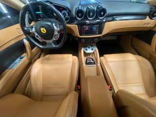 FERRARI FF -