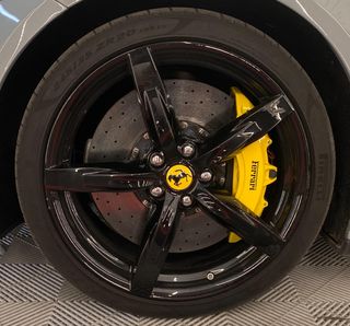 FERRARI FF -