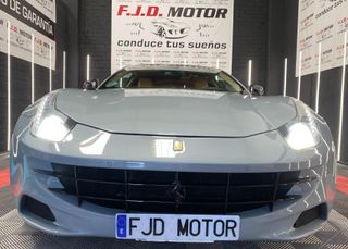 FERRARI FF -