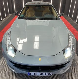 FERRARI FF -