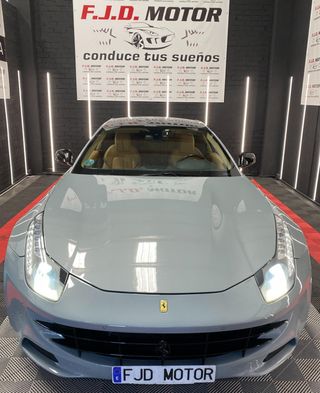FERRARI FF -