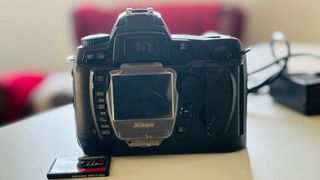 Cámara Nikon D70s + 2 objetivos