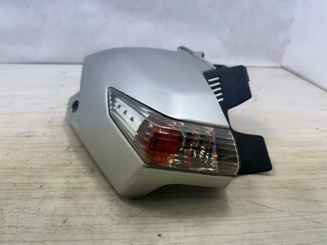 Tapa intermitente derecha Suzuki GSR 600 (2007)