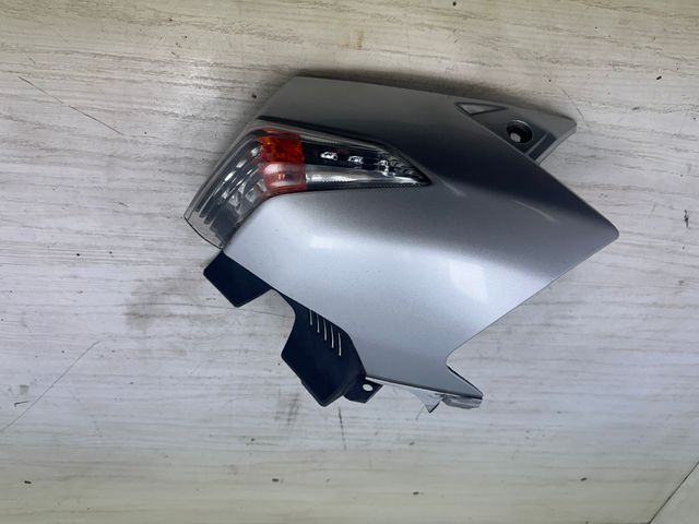 Tapa intermitente derecha Suzuki GSR 600 (2007)