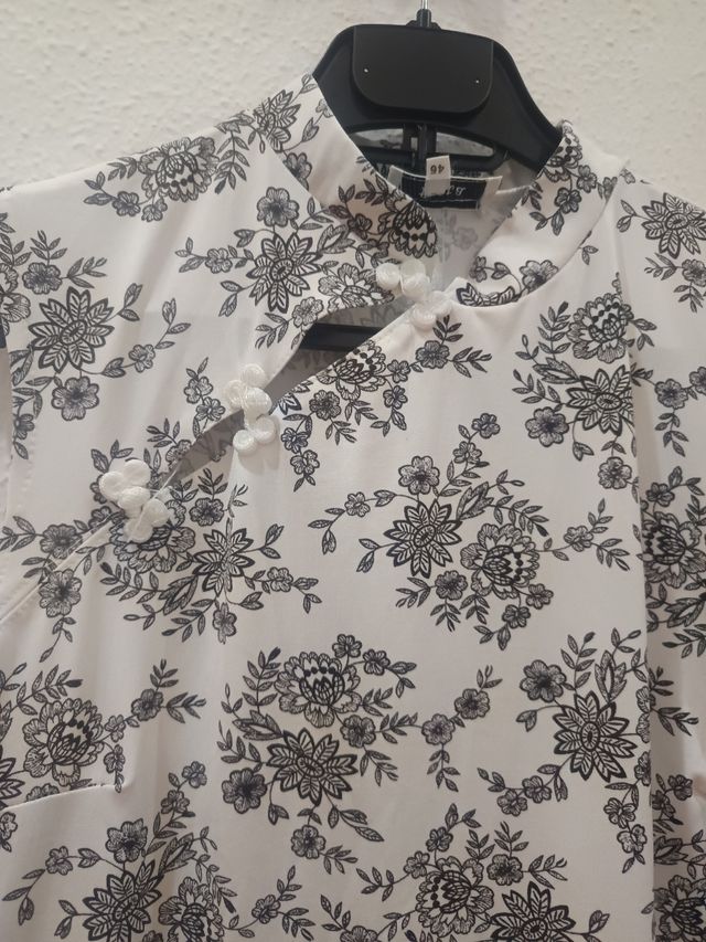 Vestido cheongsam blanco y negro