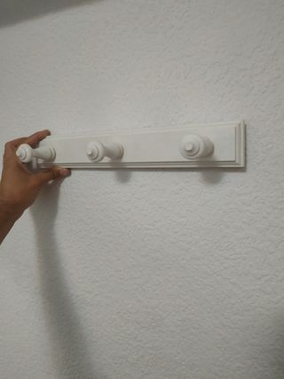 Percha de madera blanca - 3 ganchos