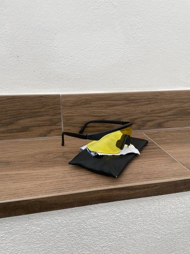 Gafas deportivas amarillas