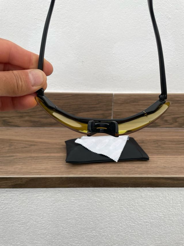 Gafas deportivas amarillas