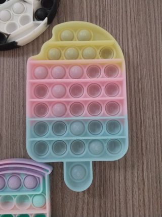 4 Pop it! Gioco sensoriale