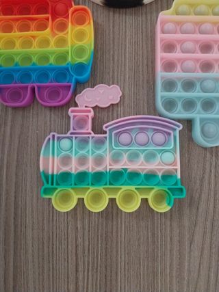 4 Pop it! Gioco sensoriale