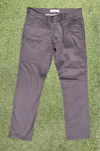 Pantalones Zara Man Basic gris oscuro - M