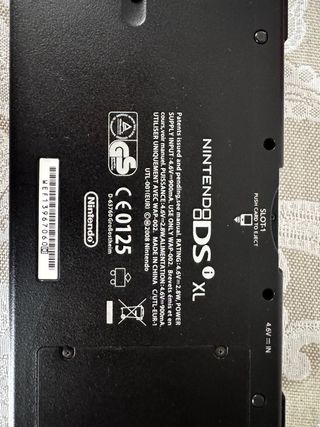 Nintendo DSi XL Azul