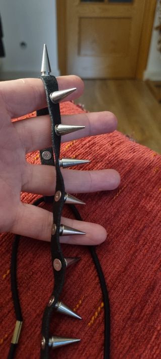 Choker punk con pinchos