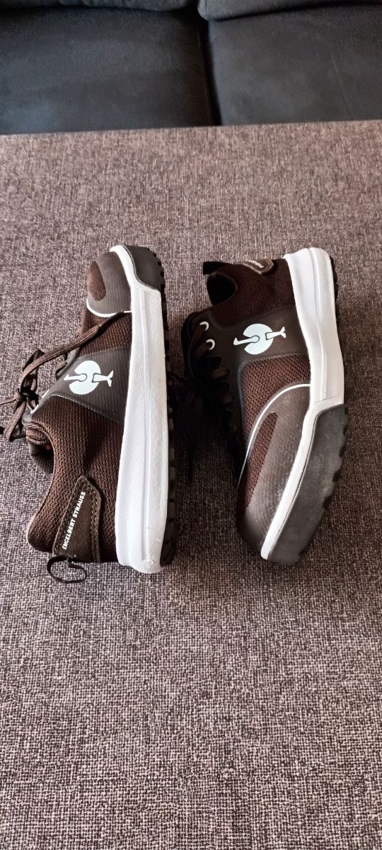 Zapatillas de seguridad,  marrones unisex nº 38.